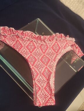 Designers Originals Pink and White Geometric Ruffle Bikini Bottoms